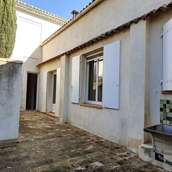 Offres de location Maison de village Générac 30510